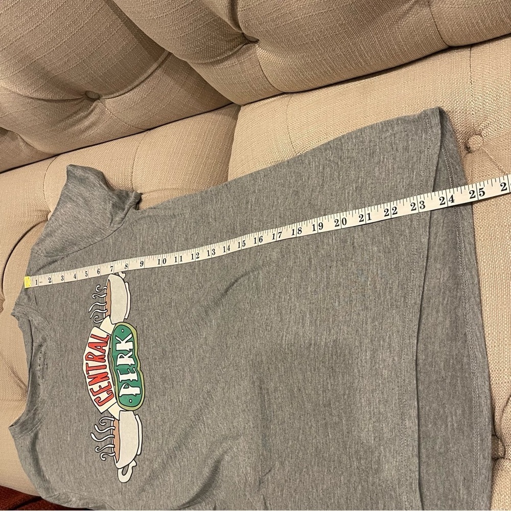Friends Central Perk T-Shirt Women Size S Gray Short Sleeve Graphic - Picture 7 of 8